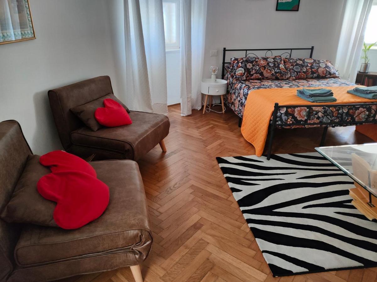 Volta 8 Rooms Trieste Exterior foto